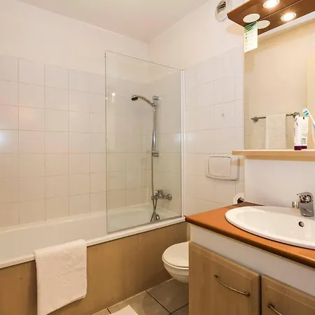 3p6 Lake Side Apartment *